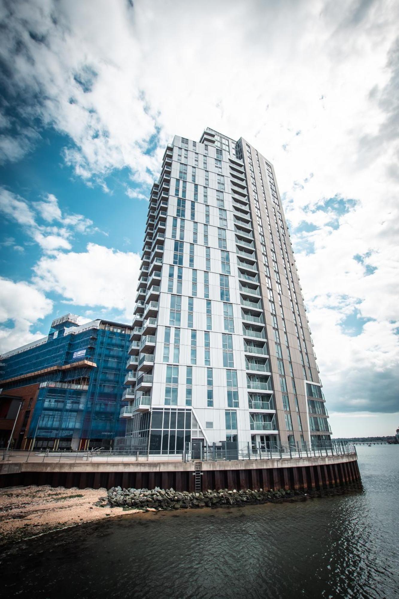 The Itchen River Penthouse Апартаменты Саутгемптон